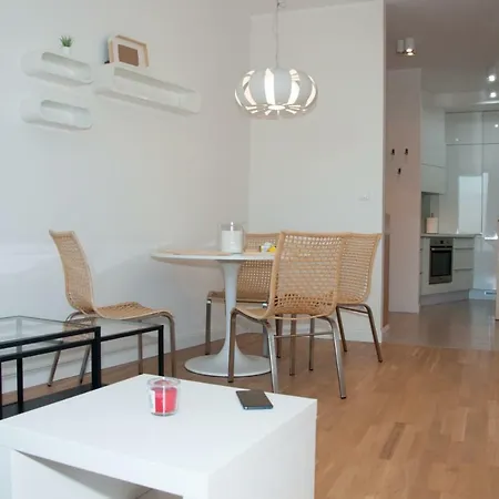 Apartment Apartament Triton Grojecka